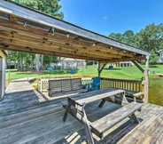 Others 4 Beautiful Lakefront Retreat w/ Dock & Grill!