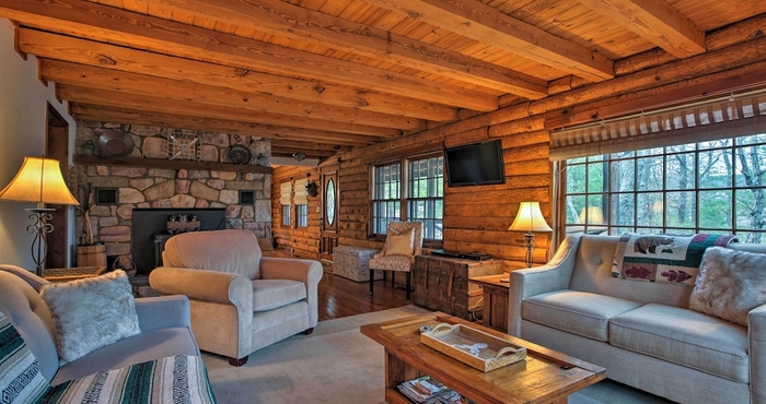 Others Family-friendly Massanutten Log Home w/ Views!