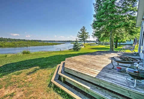 Others Cozy Lakefront Hale Cabin w/ Access to Boat Ramp!