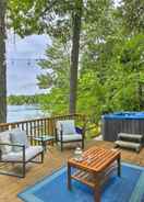 Primary image Lakefront Plymouth Cottage w/ Private Hot Tub