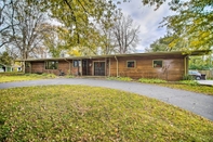 Others Chic Fox River Grove Home w/ Great Location!