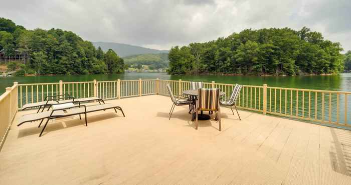 Lainnya Lakefront Butler Retreat w/ Hot Tub & Dock!