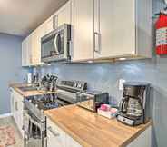 Lain-lain 6 Lower-level Woodbridge Apt w/ Patio - 32 Mi to DC!