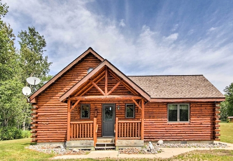 Lain-lain Rapid River Log Cabin W/loft on 160 Scenic Acres!