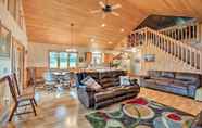 Lain-lain 2 Rapid River Log Cabin W/loft on 160 Scenic Acres!