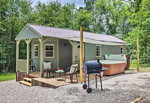 Others Cozy Bismarck Studio Cabin w/ Private Hot Tub