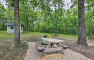 Lainnya 6 Cozy Bismarck Studio Cabin w/ Private Hot Tub