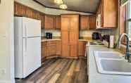 Others 3 Elk City Cabin w/ Deck & Gas Grill!