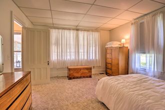 기타 4 Walk to Lake Ontario: Sodus Point Family Escape