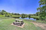 Lain-lain Stunning Oklahoma Home ~ 3 Mi to Spiro Mounds