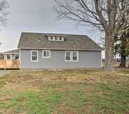 Others 7 Secluded Bonanza Home w/ Antique Furnishings