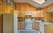 Others 4 'elk Hideaway:' Ashford Cottage w/ Hot Tub!