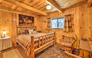 Khác 2 Sun-lit Orangeville Cabin w/ River Access!