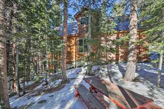 Lain-lain 4 St Mary's Lakefront Cabin w/ Deck & Wood Stove!