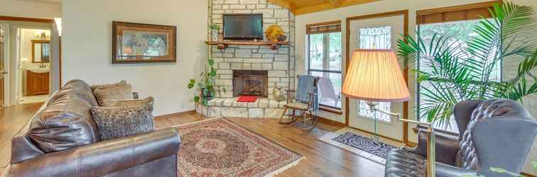 Others Wills Point Vacation Rental on 10 Acres of Land!