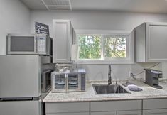 その他 5 Unique Container Studio w/ Deck & Fire Pit!