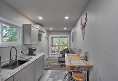 其他 2 Unique Container Studio w/ Deck & Fire Pit!