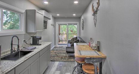 其他 2 Unique Container Studio w/ Deck & Fire Pit!