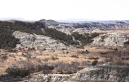 Others 3 'badlands Suite' < 1 Mi to Teddy Roosevelt Park!