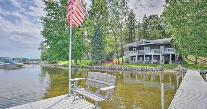 Others Coldwater Family Retreat w/ Boat Dock & Grill!