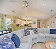 Others 2 Coastal Home w/ Community Pool < 2 Miles to Beach!