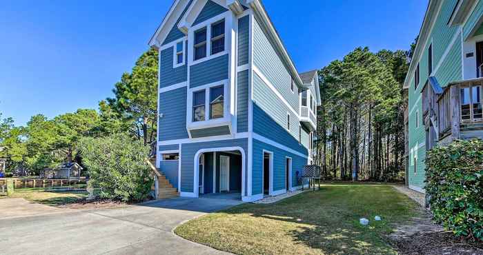 Others Coastal Home w/ Community Pool < 2 Miles to Beach!
