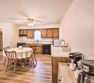 Others 6 Cozy Stigler Escape, Walk to Lake Eufaula!