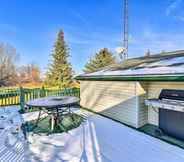 Others 3 Cozy Cass City Retreat w/ Spacious Deck!