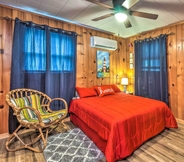 Lain-lain 4 Cozy Kentucky Cabin w/ Sunroom, Yard & Views!