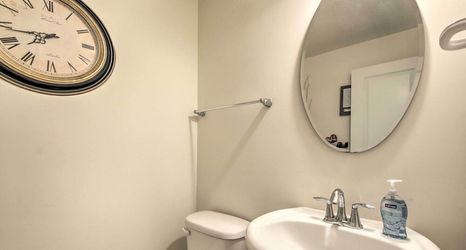 อื่นๆ 2 Greenwood Home ~15 Mi to Indianapolis!