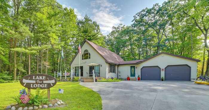 Others Inviting Lake Vue Lodge Home w/ Fire Pit + Deck