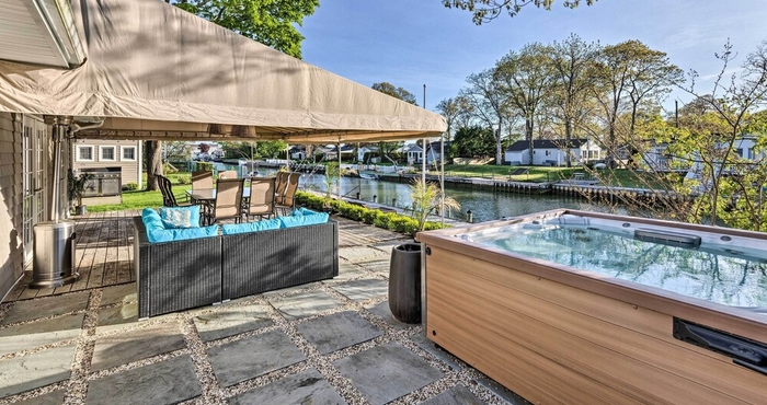 Lainnya Luxury Hamptons Home on Canal w/ Dock & Kayaks!