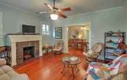 Lain-lain 5 Quaint Houston Hideaway w/ Yard < 3 Mi to Downtown