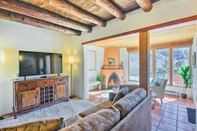 Others Pet-friendly Rental ~ 8 Mi to Taos Ski Valley