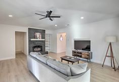 Lainnya 2 Stunning Plano Home w/ Private Pool & Hot Tub