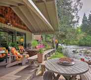 Khác 2 Quiet & Romantic Riverfront Mckenzie Bridge Cabin!