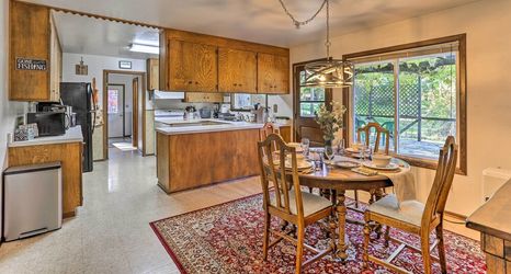 Lain-lain 2 Willow Creek Hideaway w/ Deck, 1 Mi to River!