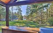 Others 7 Camano Island Family House w/ Hot Tub & Deck!