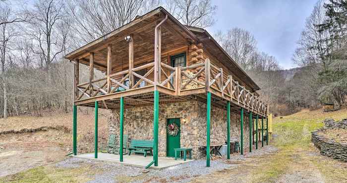 Others Charming Austin Cabin on 96 Acres of Land!