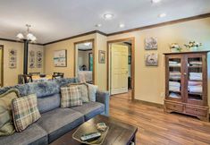 其他 6 Coos Bay Cottage w/ Fireplace & BBQ Patio!