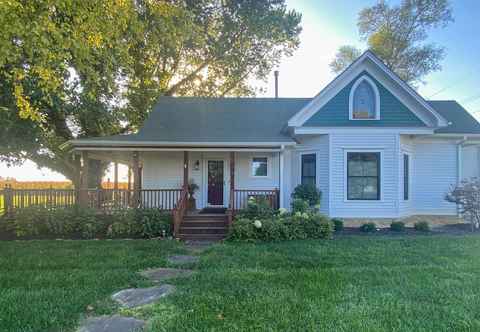 Others Countryside Cottage w/ Large Yard Near Topeka