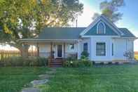 Others Countryside Cottage w/ Large Yard Near Topeka