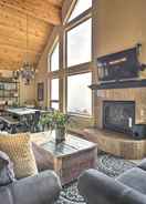 Imej utama Evergreen Cabin w/ Hot Tub & Panoramic Mtn Views!