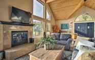 Khác 6 Evergreen Cabin w/ Hot Tub & Panoramic Mtn Views!