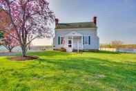 Others Idyllic Appomattox Home w/ Porch & Rocking Chairs!