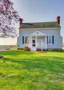 Imej utama Idyllic Appomattox Home w/ Porch & Rocking Chairs!