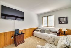 อื่นๆ 6 Lake Harmony Home Near Big Boulder!