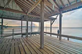 อื่นๆ 4 Lux Lakefront Coldspring Home: Boathouse & Kayaks!