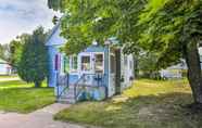 อื่นๆ 3 Ontonagon Home w/ Fire Pit - Steps to Beach!