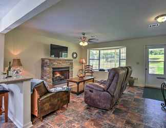 Lain-lain 2 Cozy Kirby Getaway w/ Patio, Near Lake Greeson!